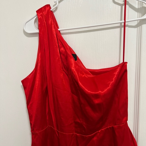 Lulus Elegant Red One Shoulder satin maxi Dress size M - Picture 9 of 11